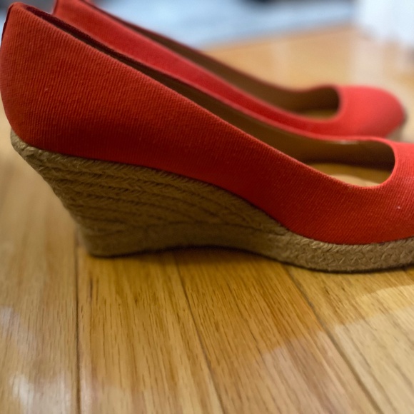 🔥 J.Crew Seville Red Wedge Espadrilles – Size 8.5 – Like New! 🔥 - Picture 4 of 9
